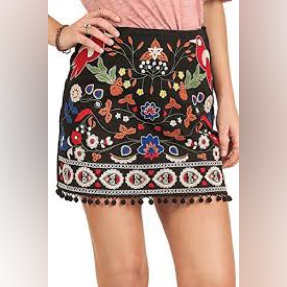 Umgee Boho Festival Embroidered Mini Skirt Birds Floral Pom Trim – Size Small - Picture 3 of 13